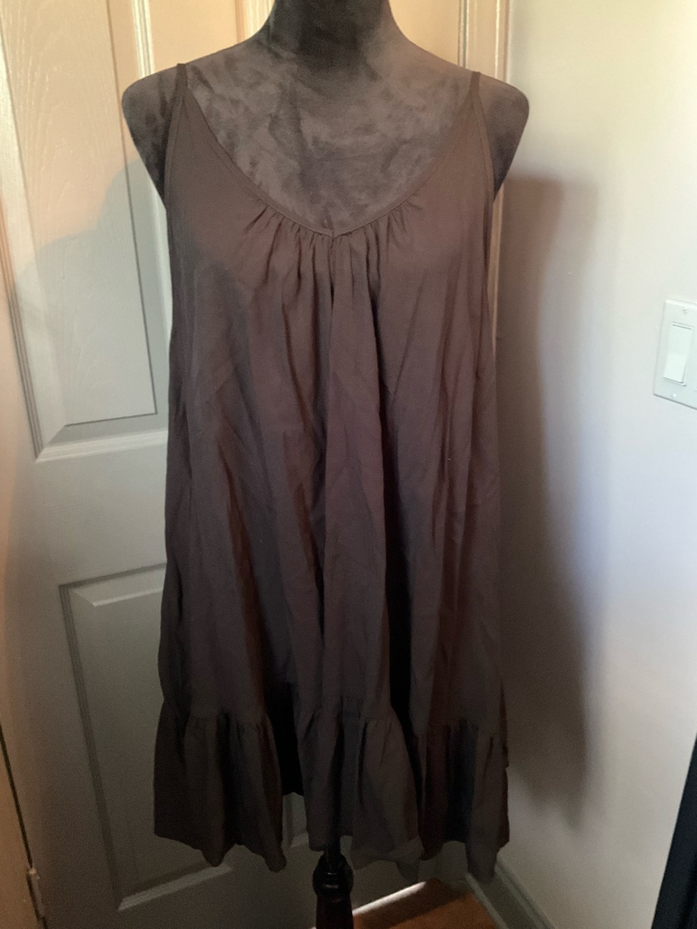 Jessica Simpson M black dress with adjustable straps and ruffle